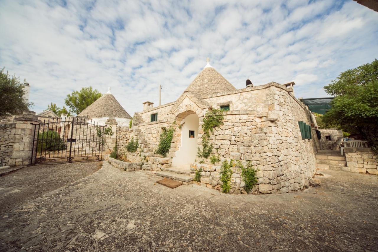 Trulli Girasoli E Viole Cocolicchio Экстерьер фото