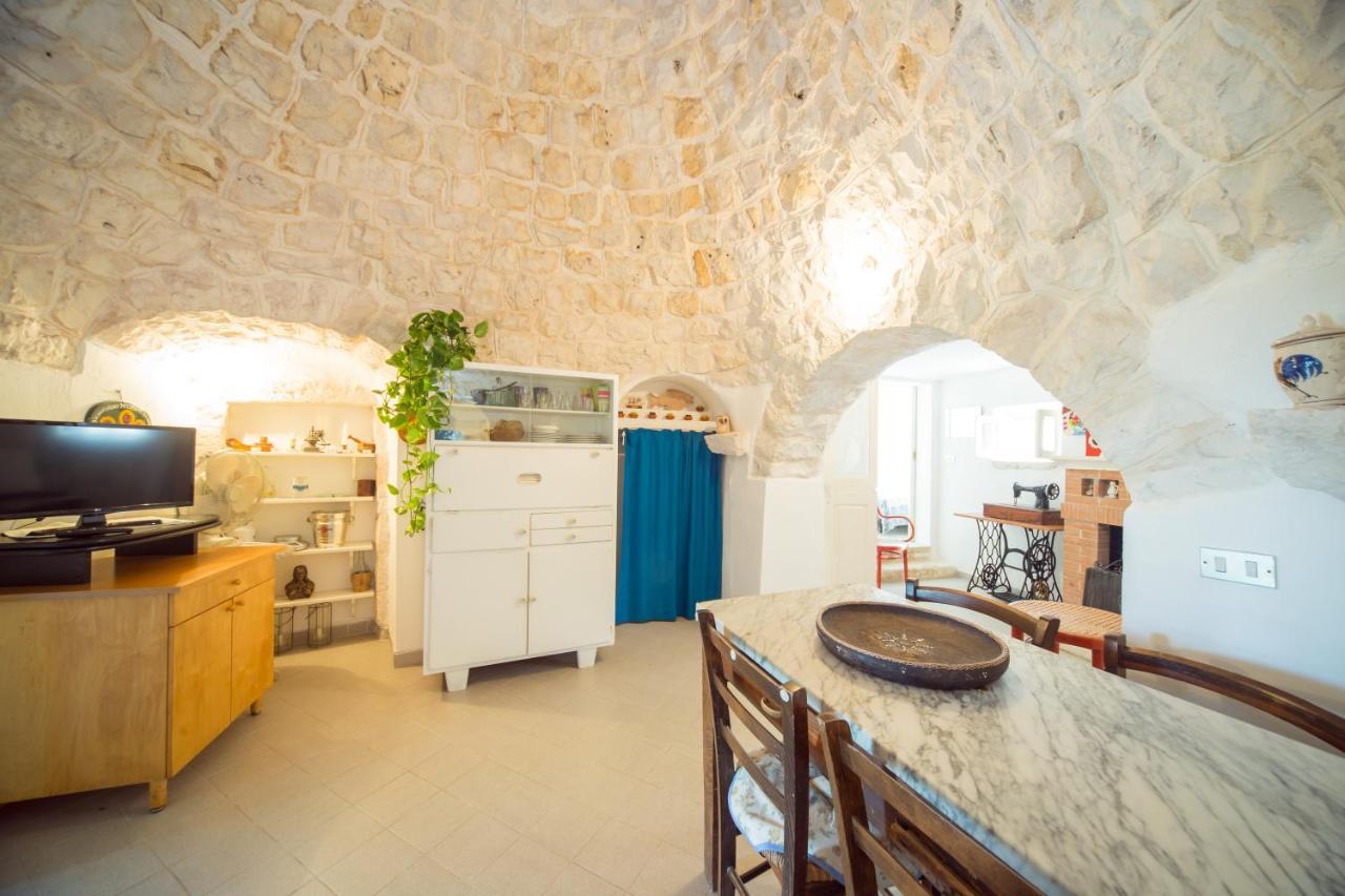 Trulli Girasoli E Viole Cocolicchio Экстерьер фото